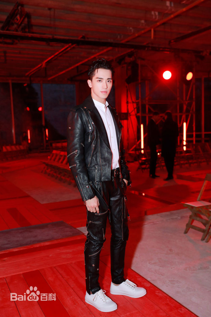 许魏洲(Timmy Xu、)巴黎时装周性感图片图集