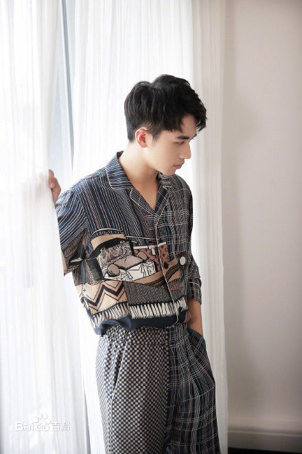 许魏洲(Timmy Xu、)巴黎时装周性感图片图集