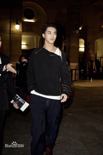 许魏洲(Timmy Xu、)巴黎时装周性感图片图集