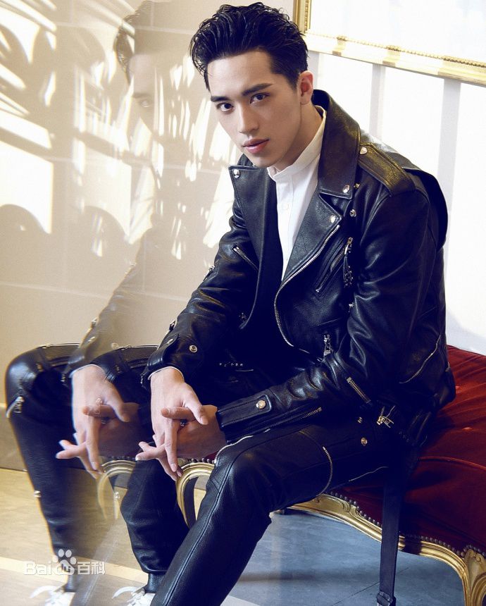 许魏洲(Timmy Xu、)巴黎时装周性感图片图集