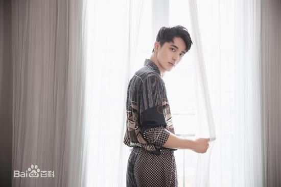 许魏洲(Timmy Xu、)巴黎时装周性感图片图集