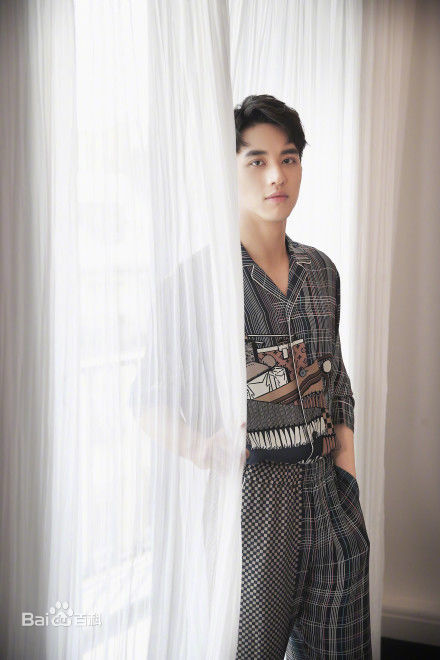 许魏洲(Timmy Xu、)巴黎时装周性感图片图集