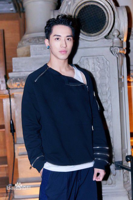 许魏洲(Timmy Xu、)巴黎时装周性感图片图集