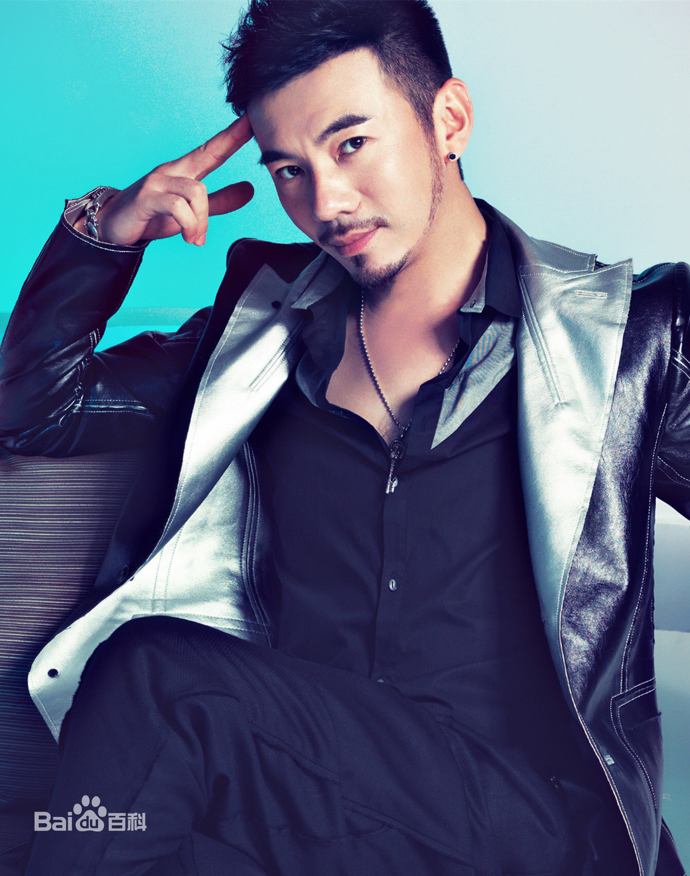 蒋冰(LEO)前后照片