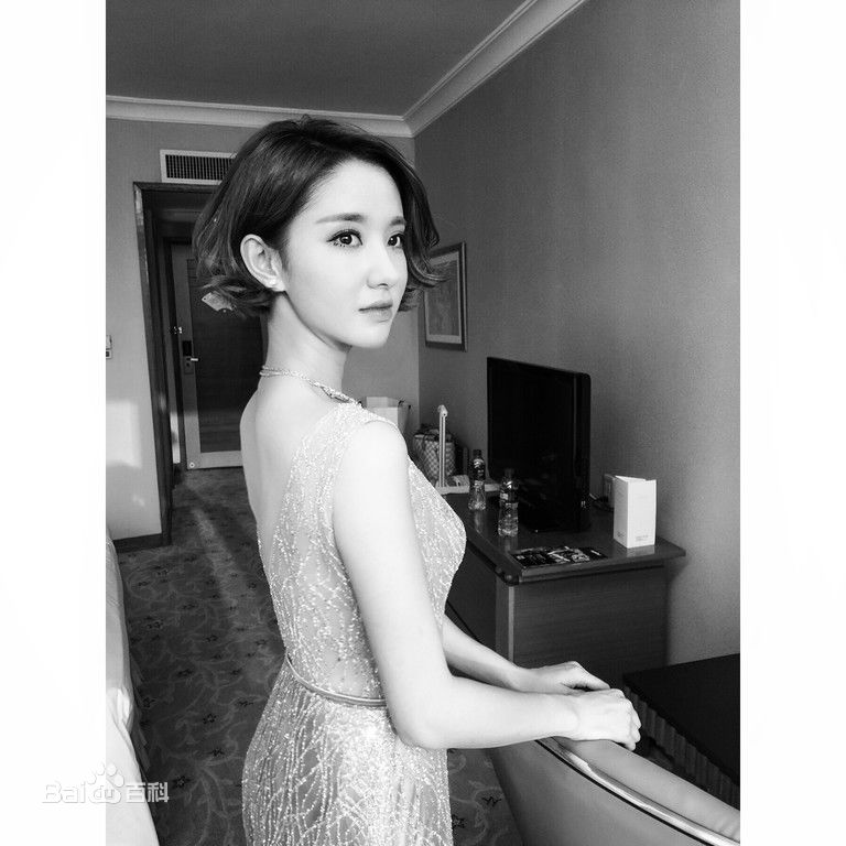 许芳铱活动照壁纸壁纸