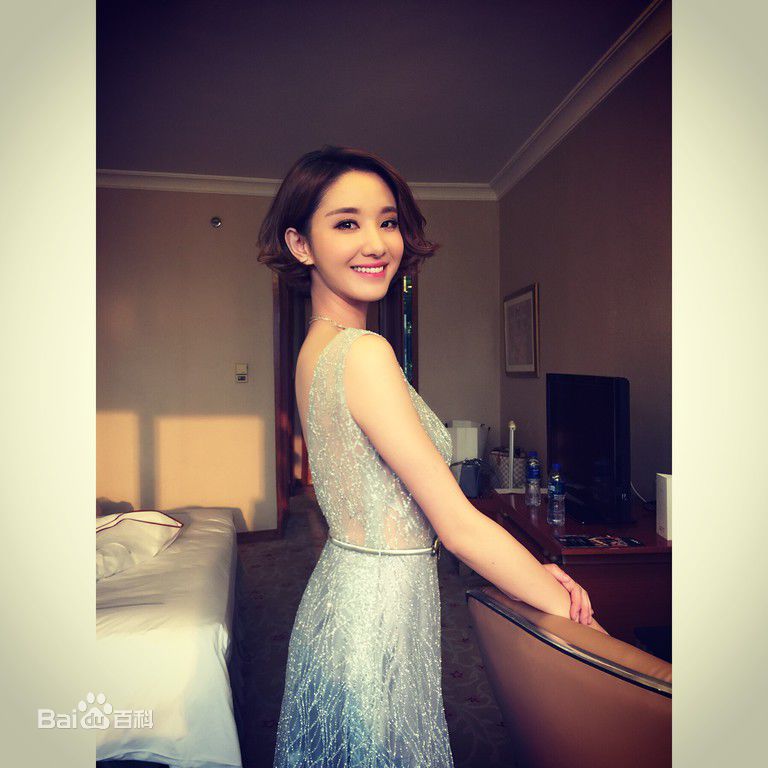 许芳铱活动照壁纸壁纸