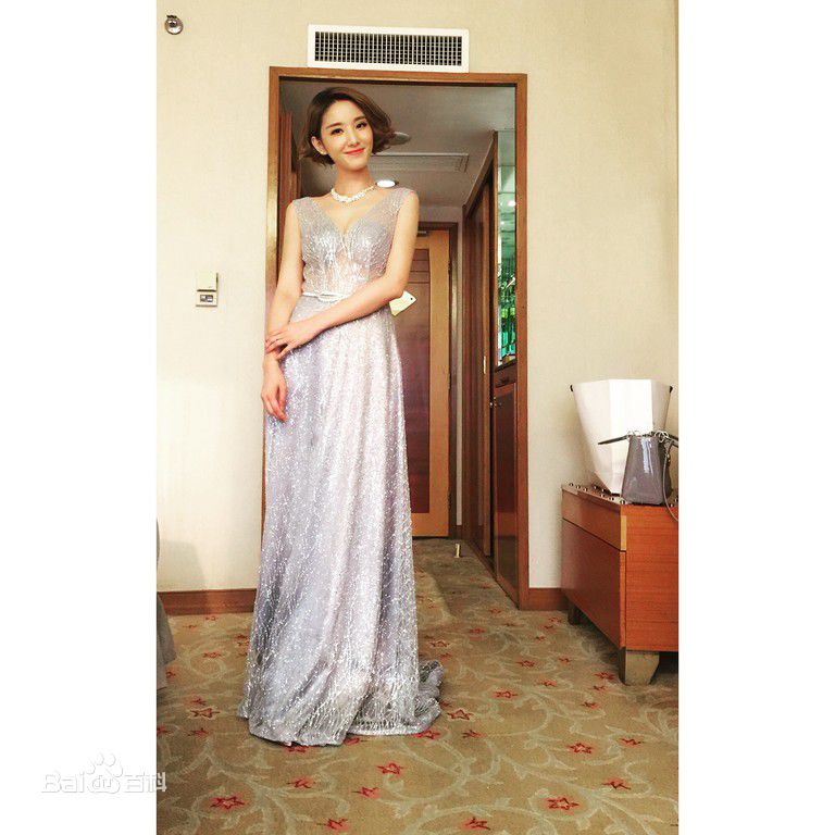 许芳铱活动照壁纸壁纸