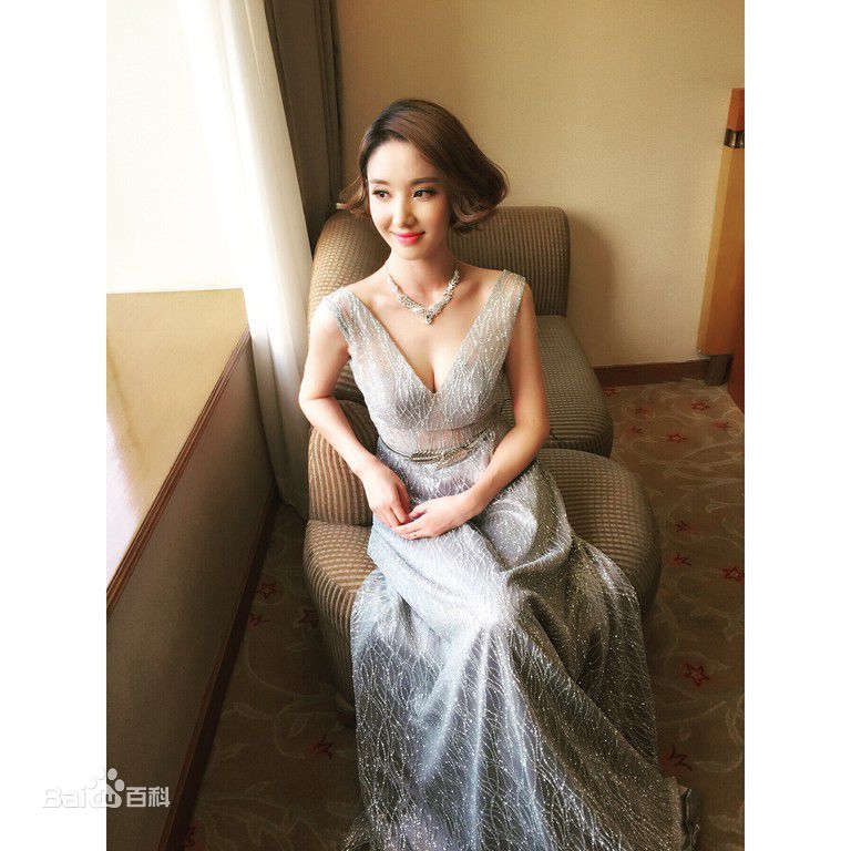 许芳铱活动照壁纸壁纸