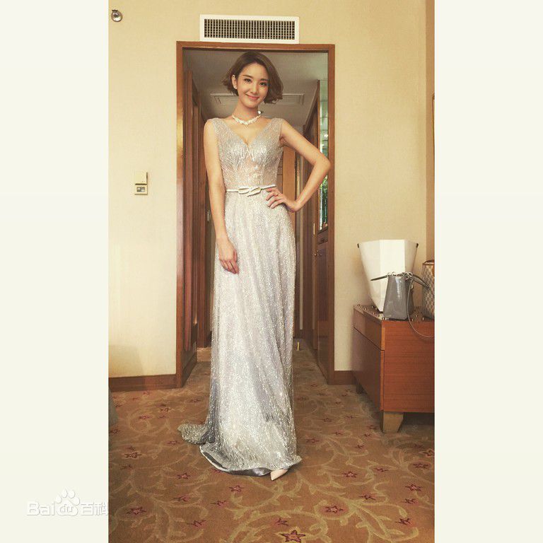 许芳铱活动照壁纸壁纸