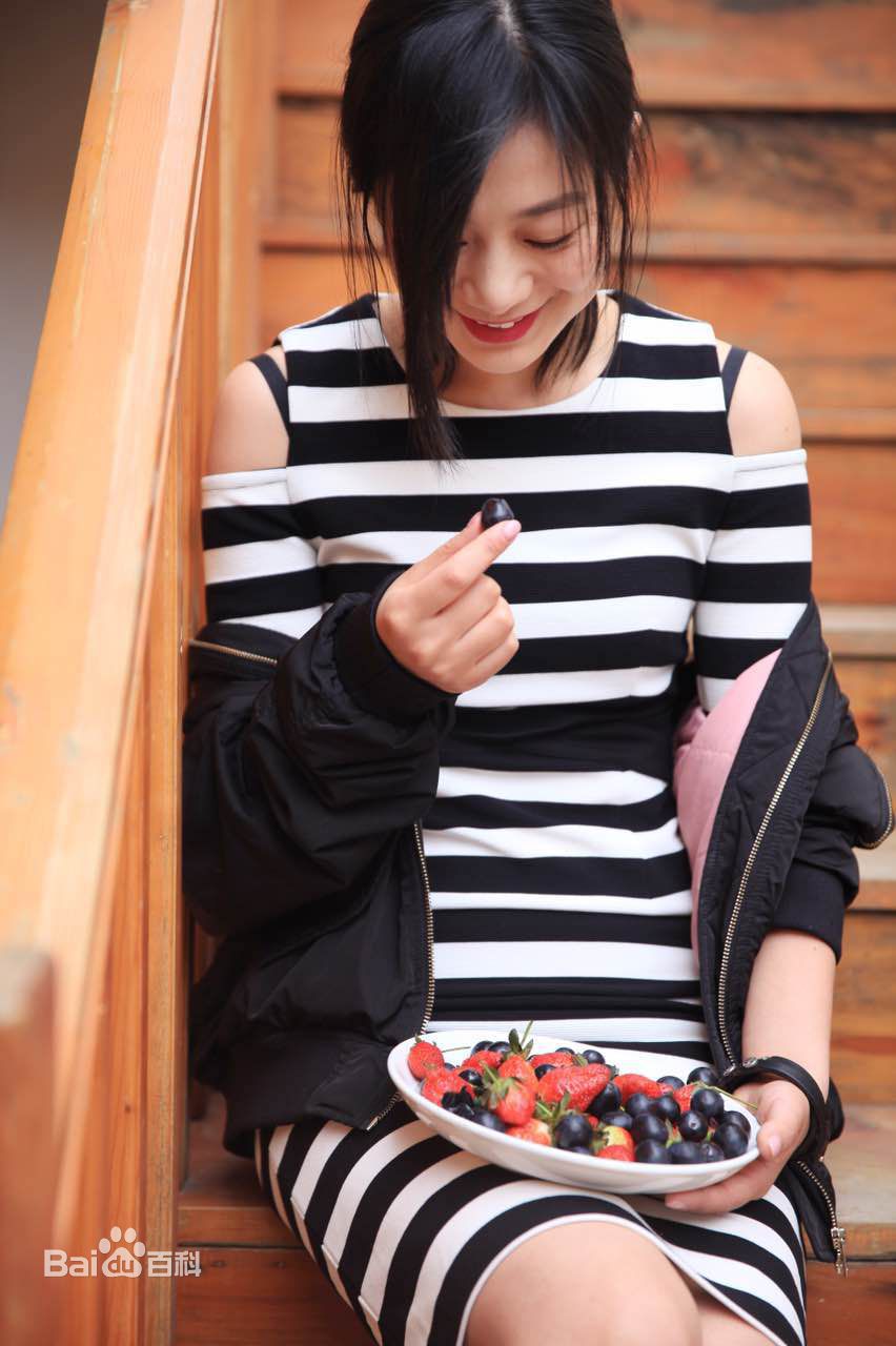 王真儿<i></i>(Wang Zhen)王真儿街拍图册