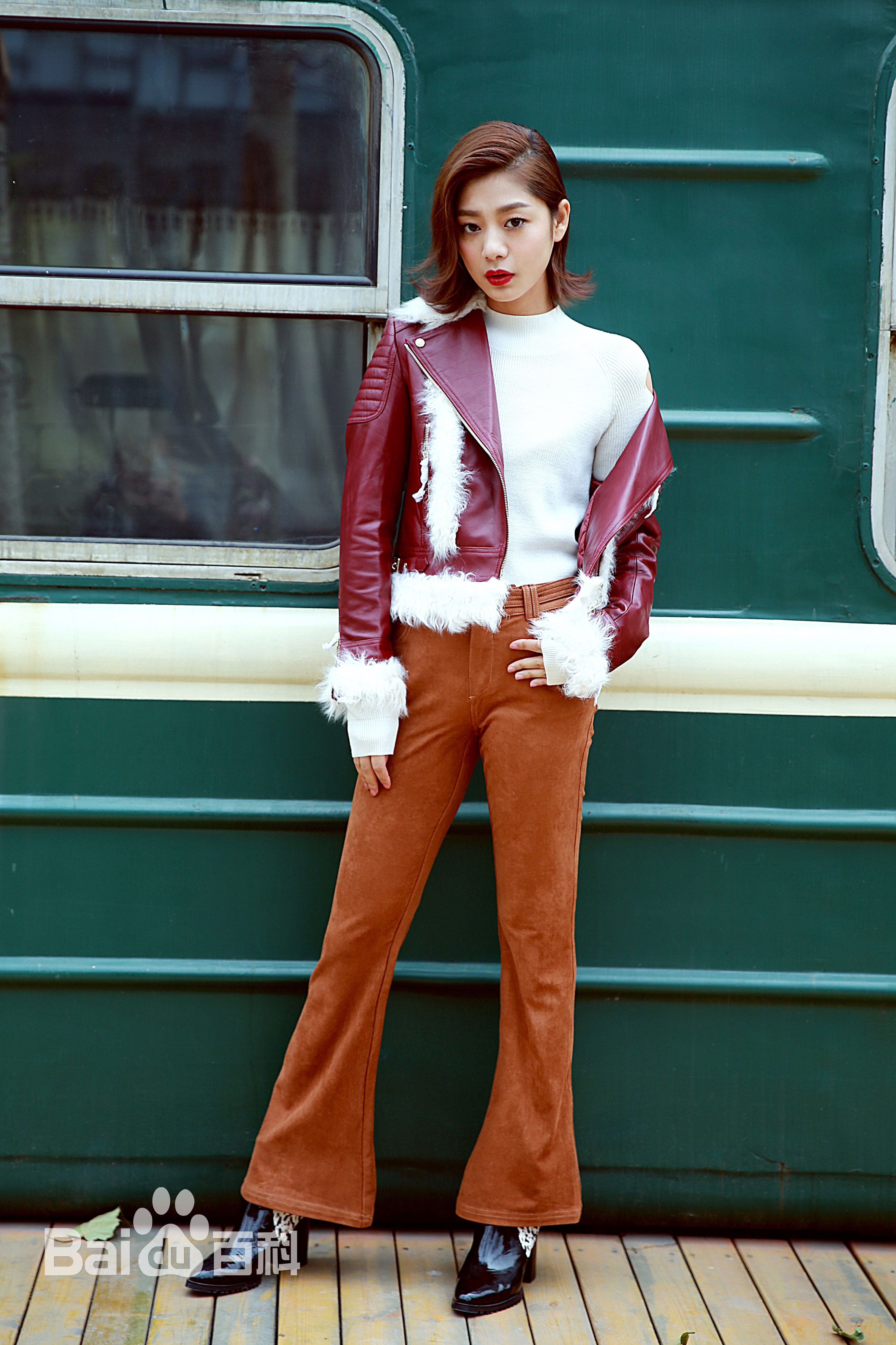 王真儿<i></i>(Wang Zhen)王真儿街拍图册