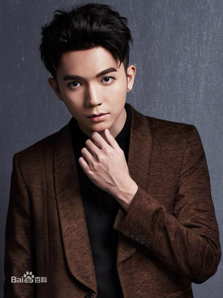 最新朱浩仁性感图片