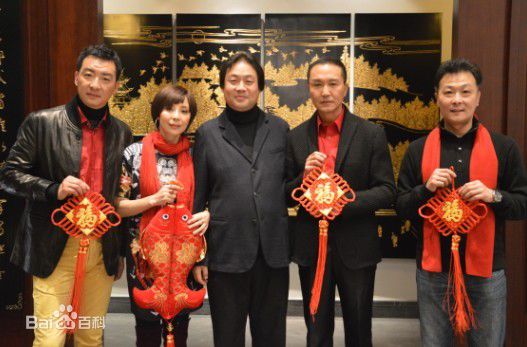 钱波录制电视栏目照片前后照片