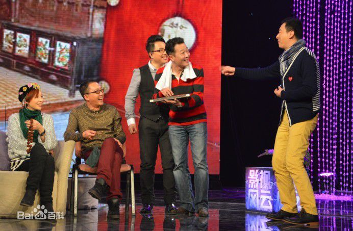 钱波录制电视栏目照片前后照片