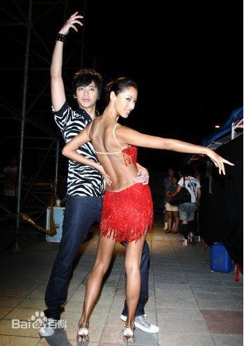 蒋怡(CoCo)优美舞蹈壁纸壁纸