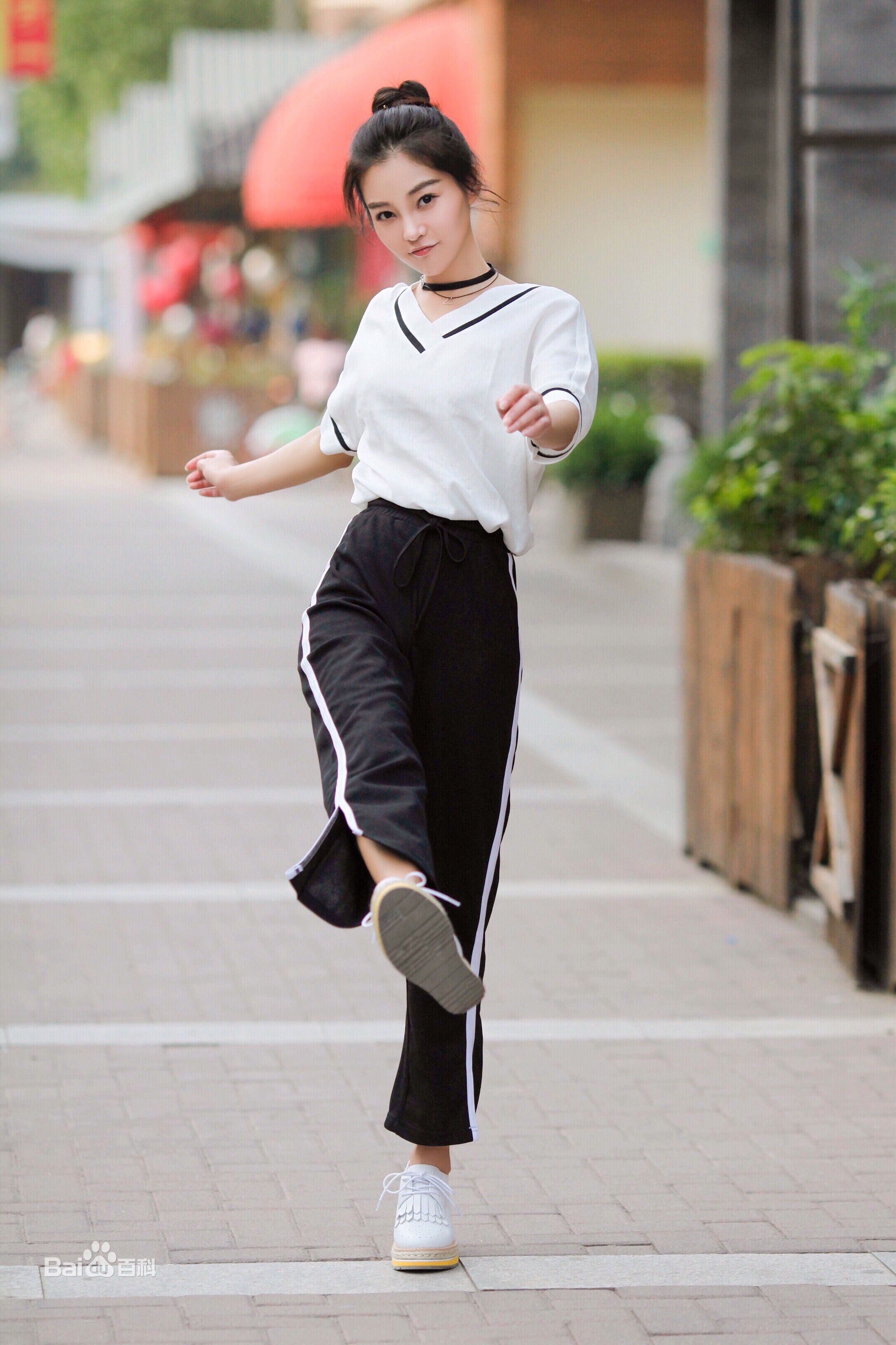 最新郭艳(guoyan)壁纸