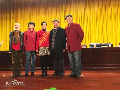 李菲出席活动照性感图片图集