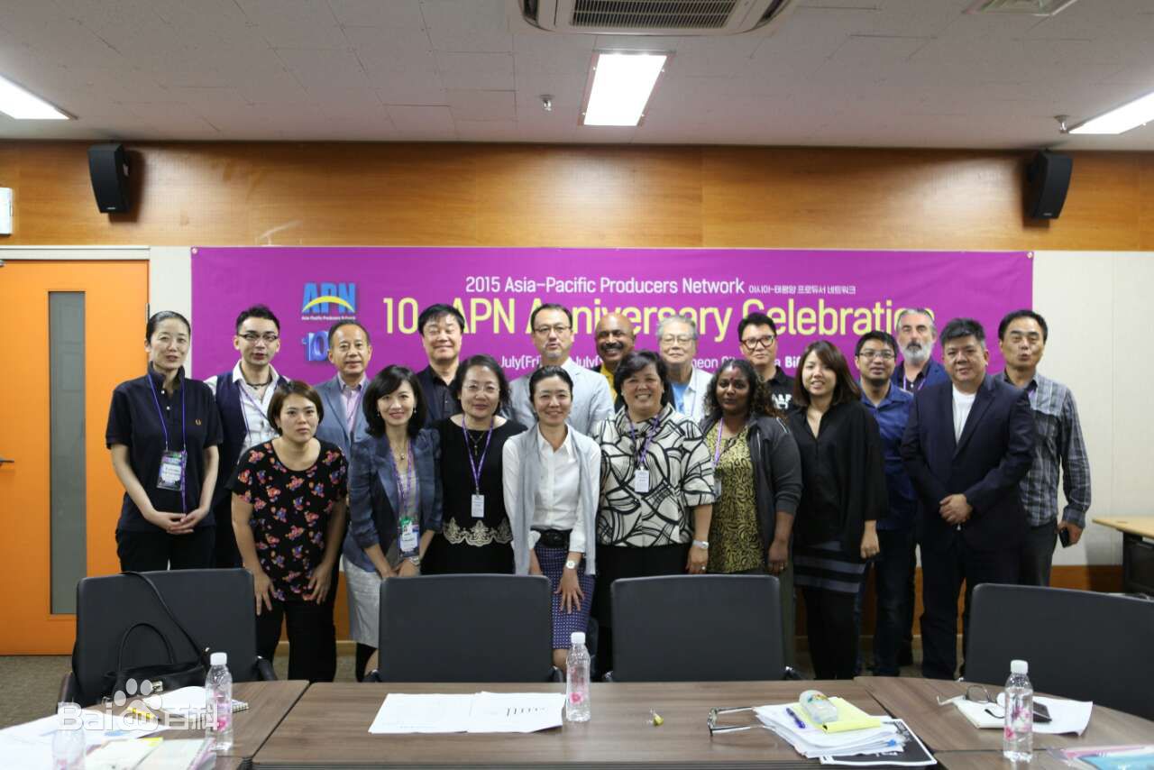 李菲行业活动素颜照壁纸