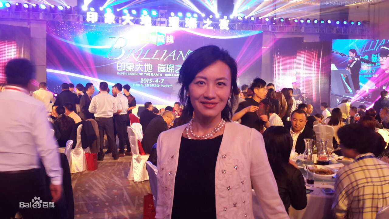 李菲行业活动素颜照壁纸