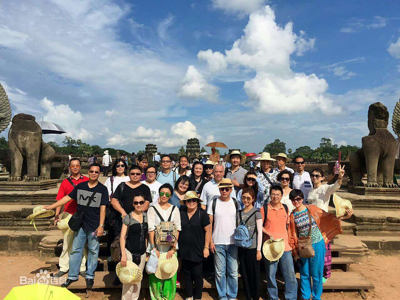 李菲行业活动素颜照壁纸