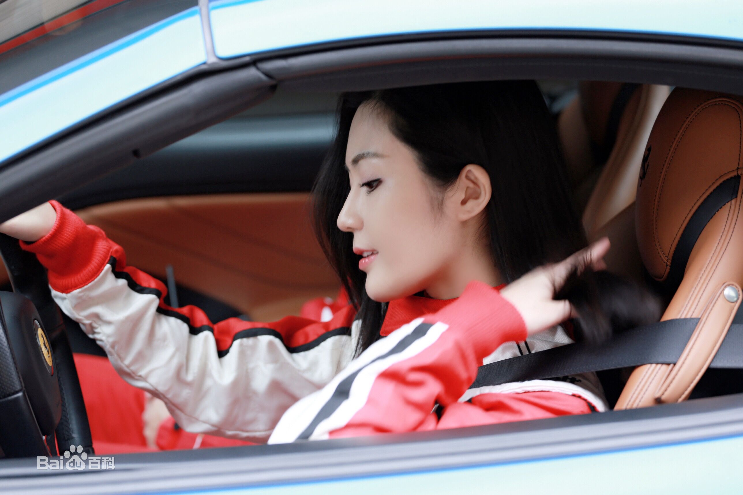 汤晶媚(Tang Jing Mei)签约迈凯伦胜之队图片图集