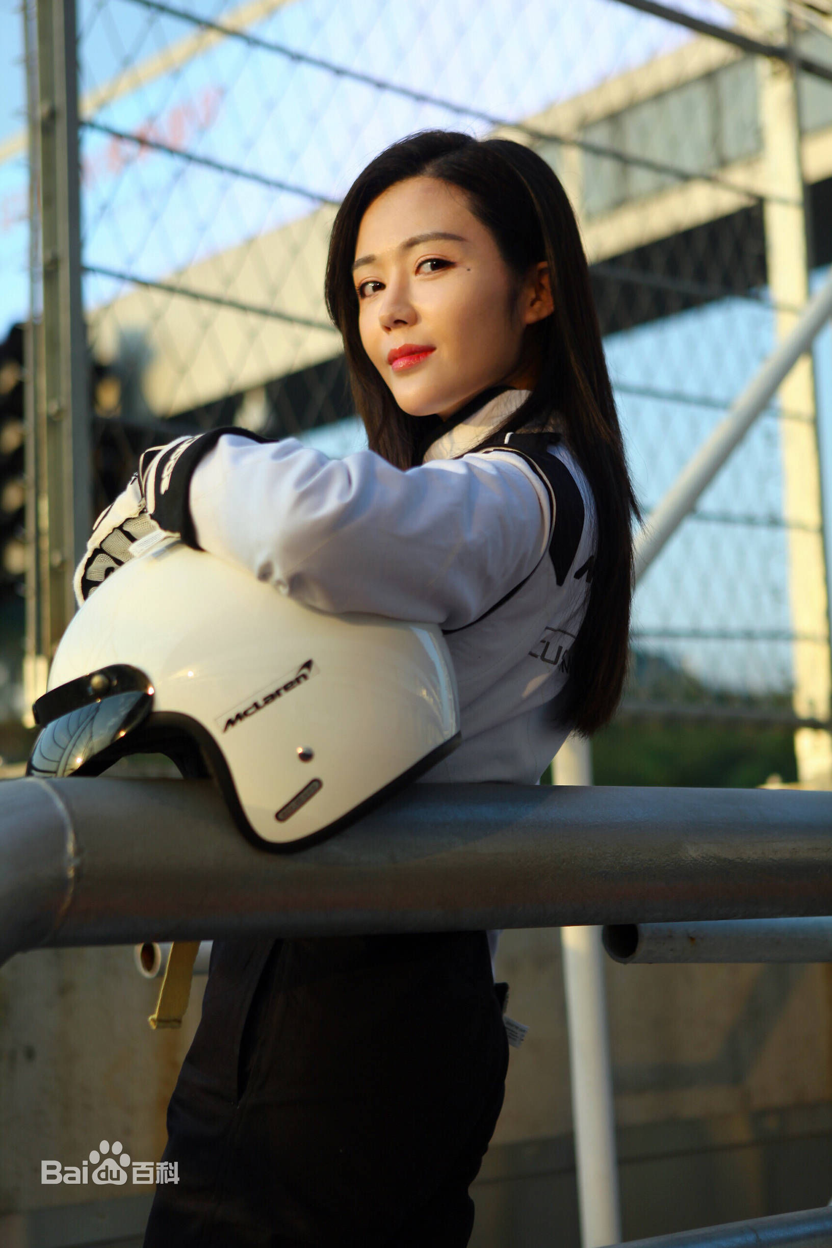 汤晶媚(Tang Jing Mei)签约迈凯伦胜之队图片图集