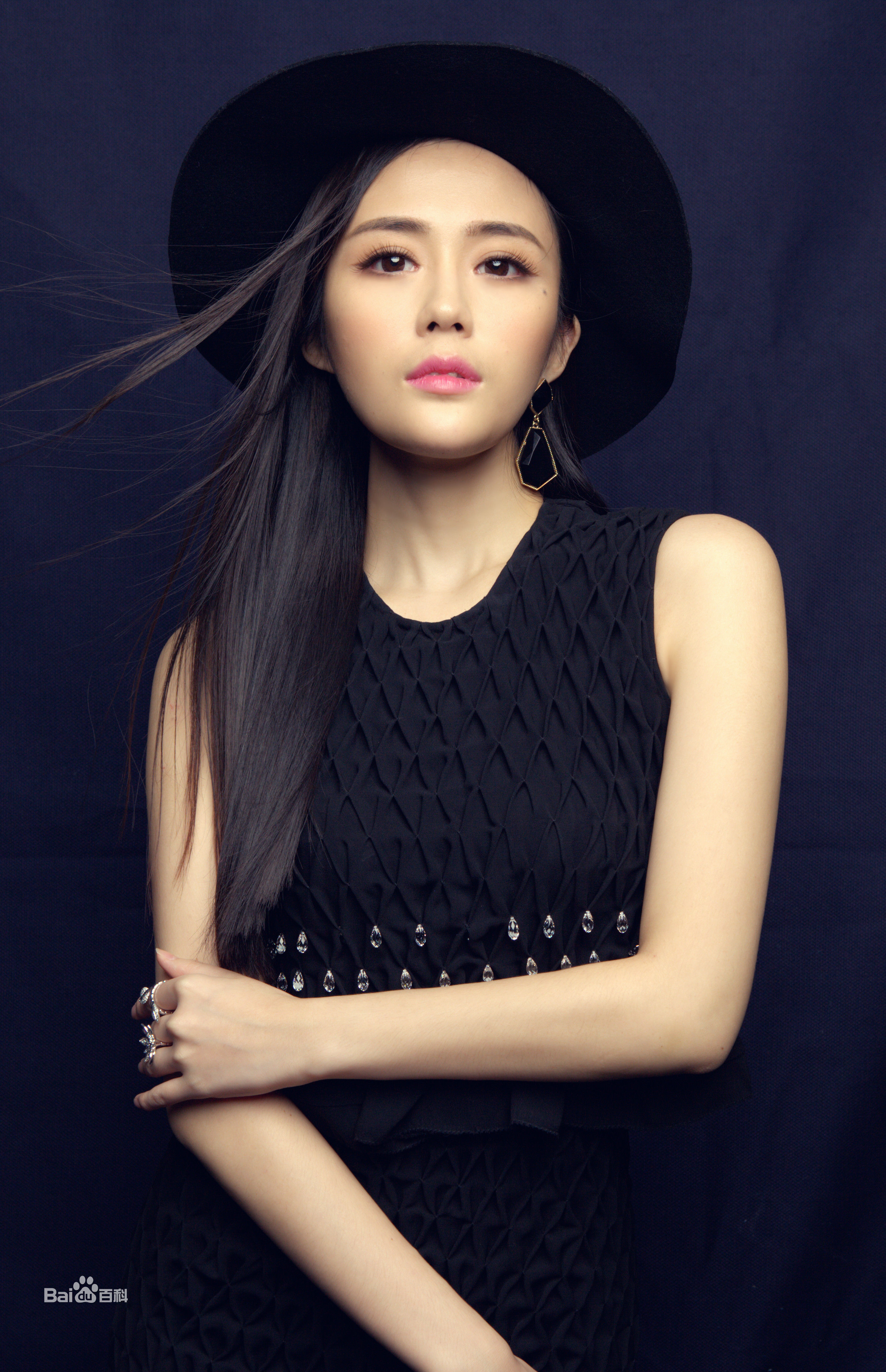 汤晶媚(Tang Jing Mei)时尚大片前后照片