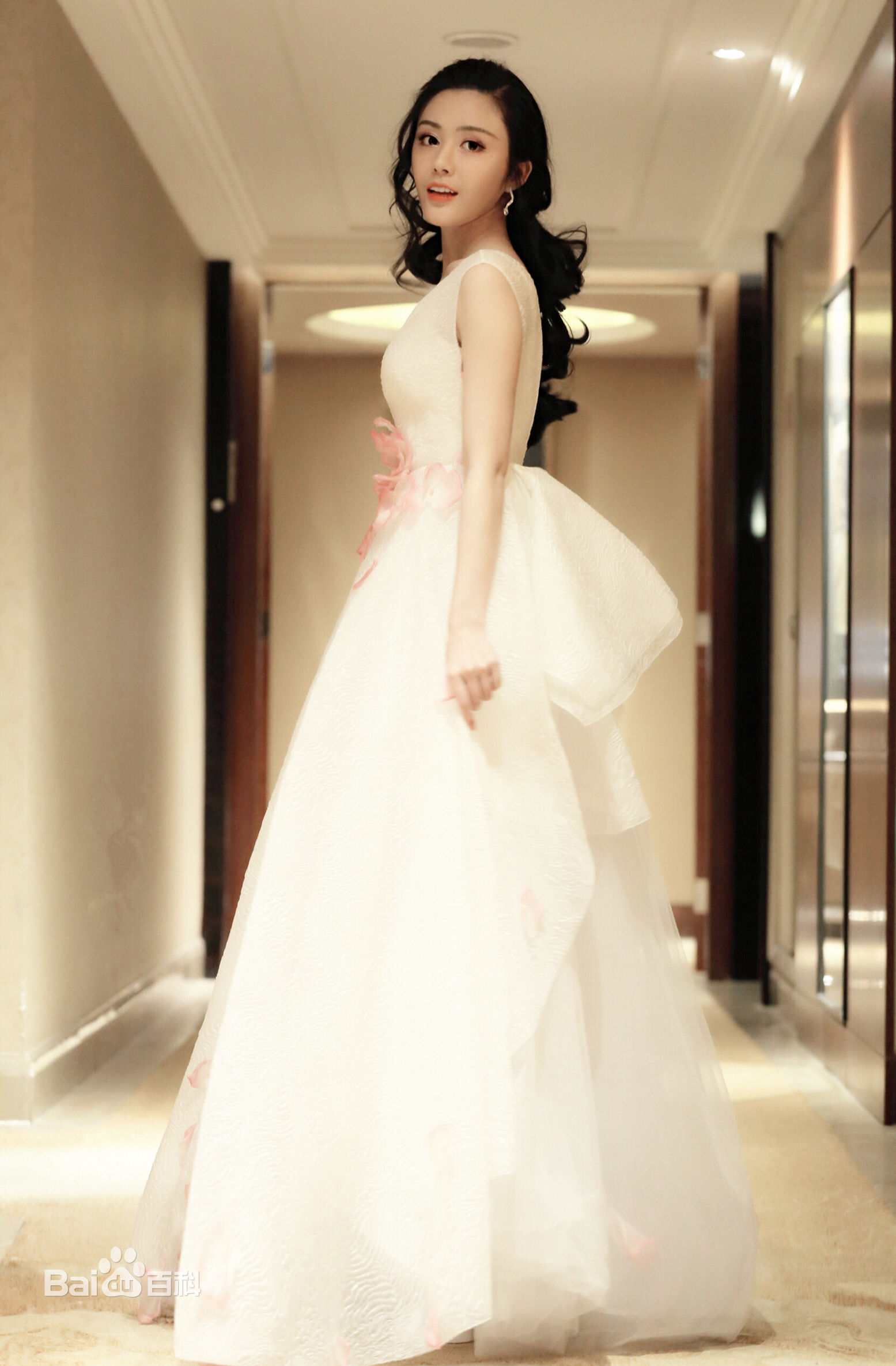 汤晶媚(Tang Jing Mei)上海电视节壁纸壁纸