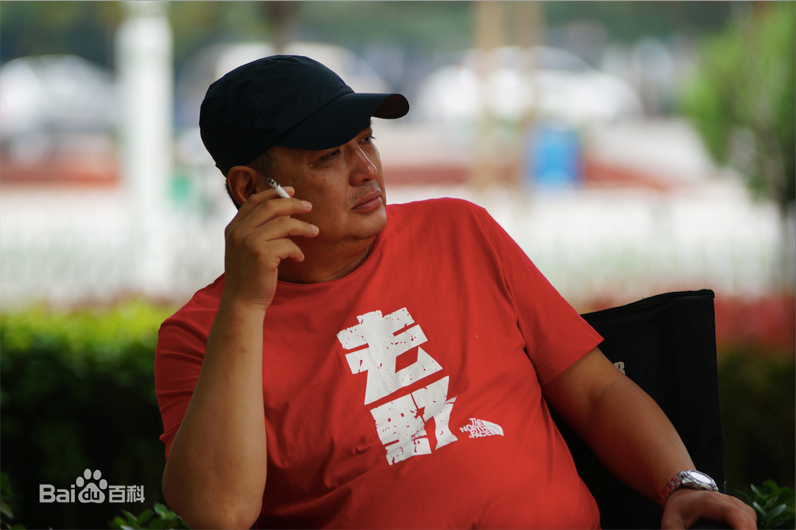 康宁导演在电影《盗爱》拍摄现场得剧照