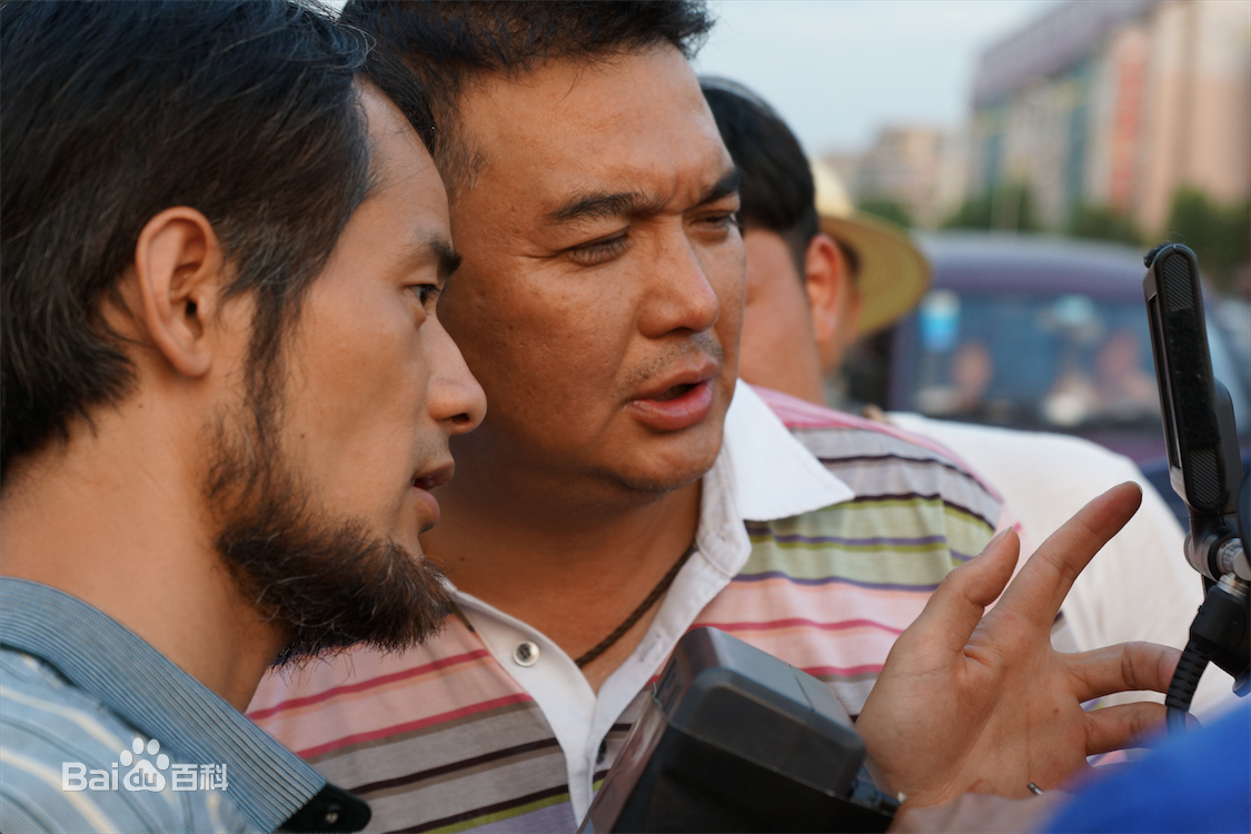 康宁导演在电影《盗爱》拍摄现场得剧照