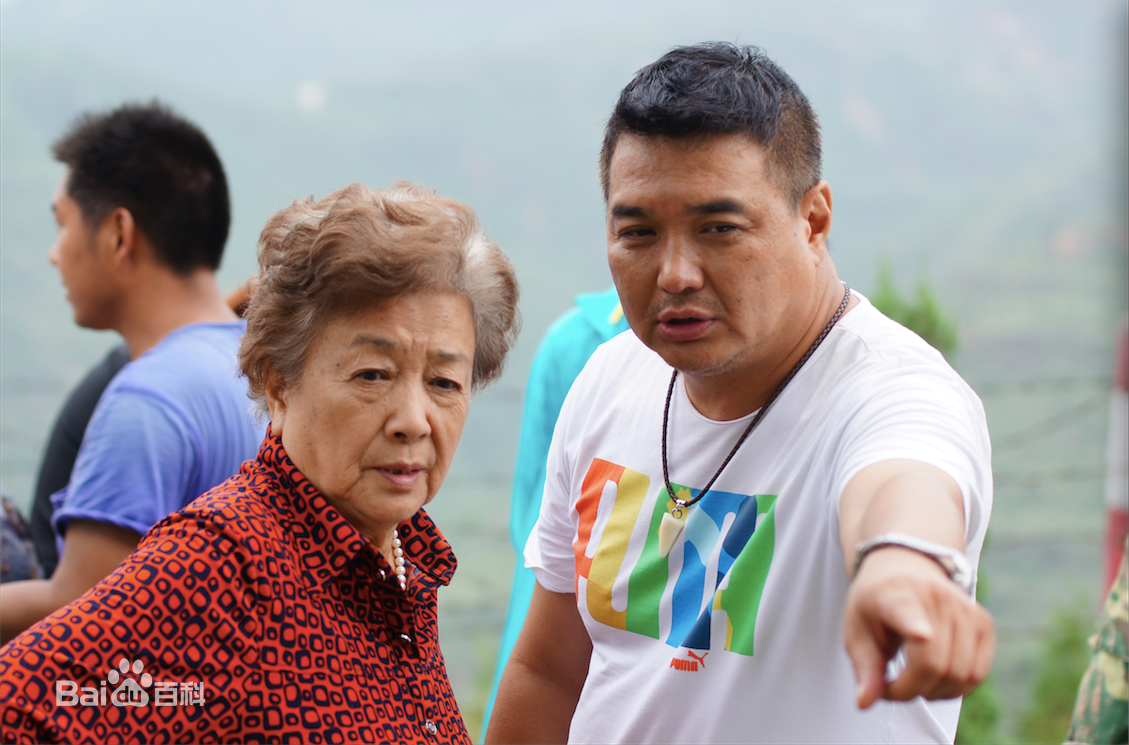 康宁导演在电影《盗爱》拍摄现场得剧照