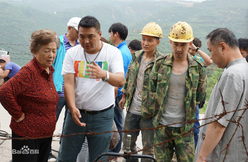 康宁导演在电影《盗爱》拍摄现场得剧照