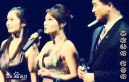 佟童(bella)担任“梦在今秋”MC素颜照相册