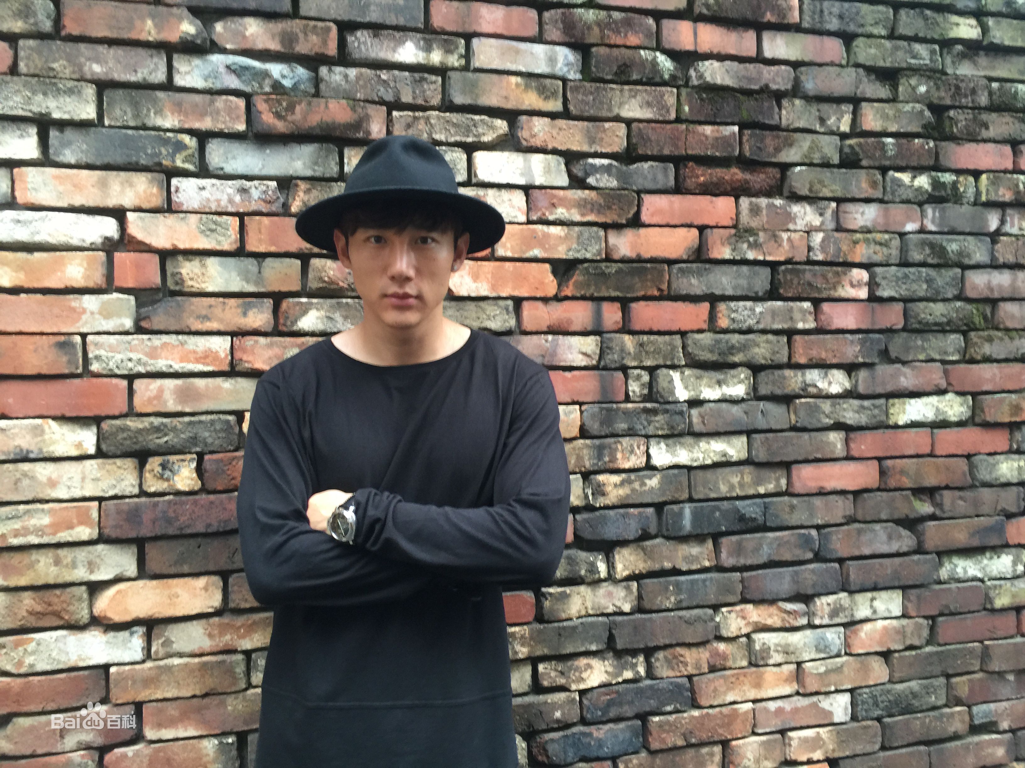 丁一(Dustin)生活照壁纸壁纸