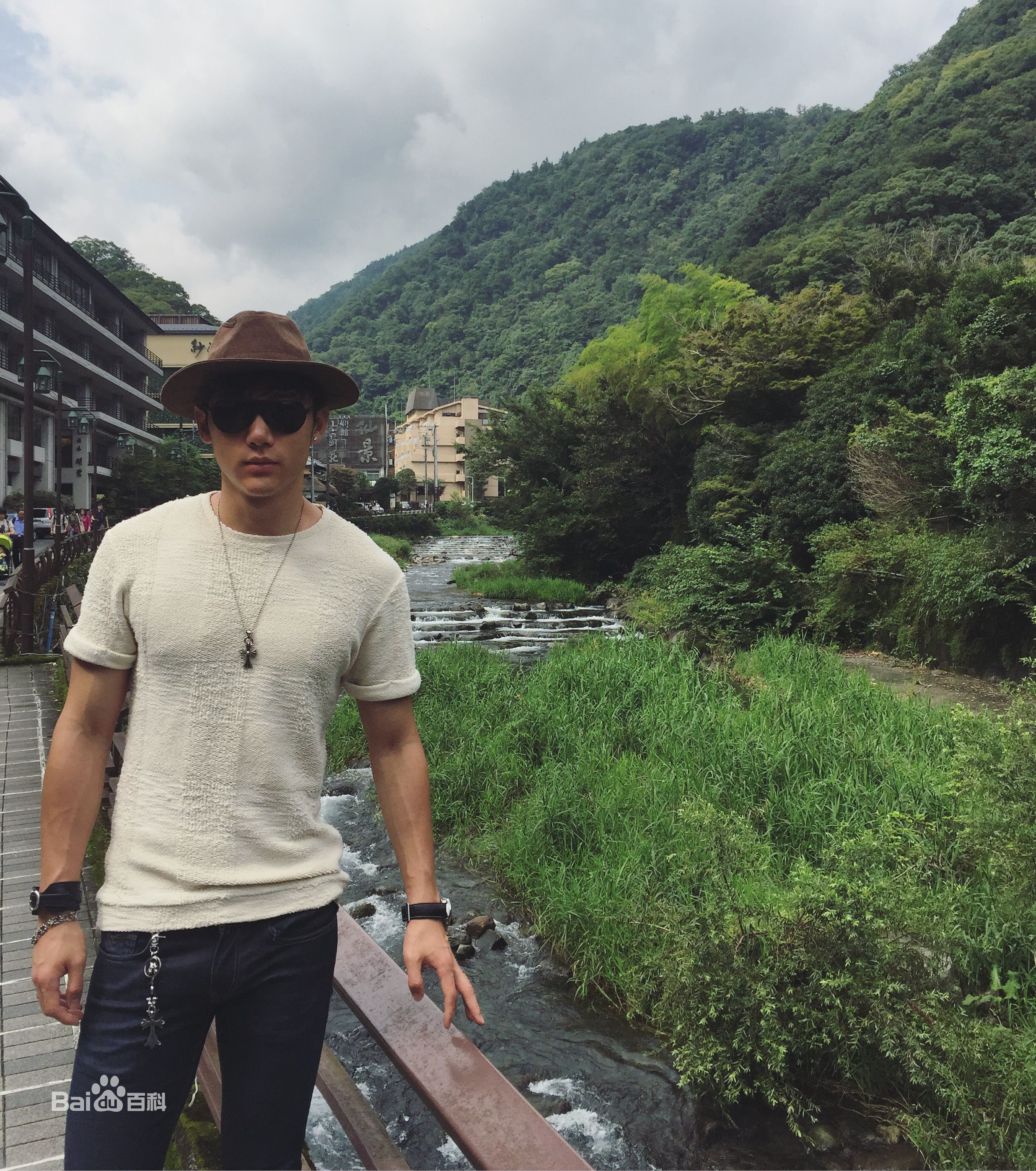 丁一(Dustin)生活照壁纸壁纸