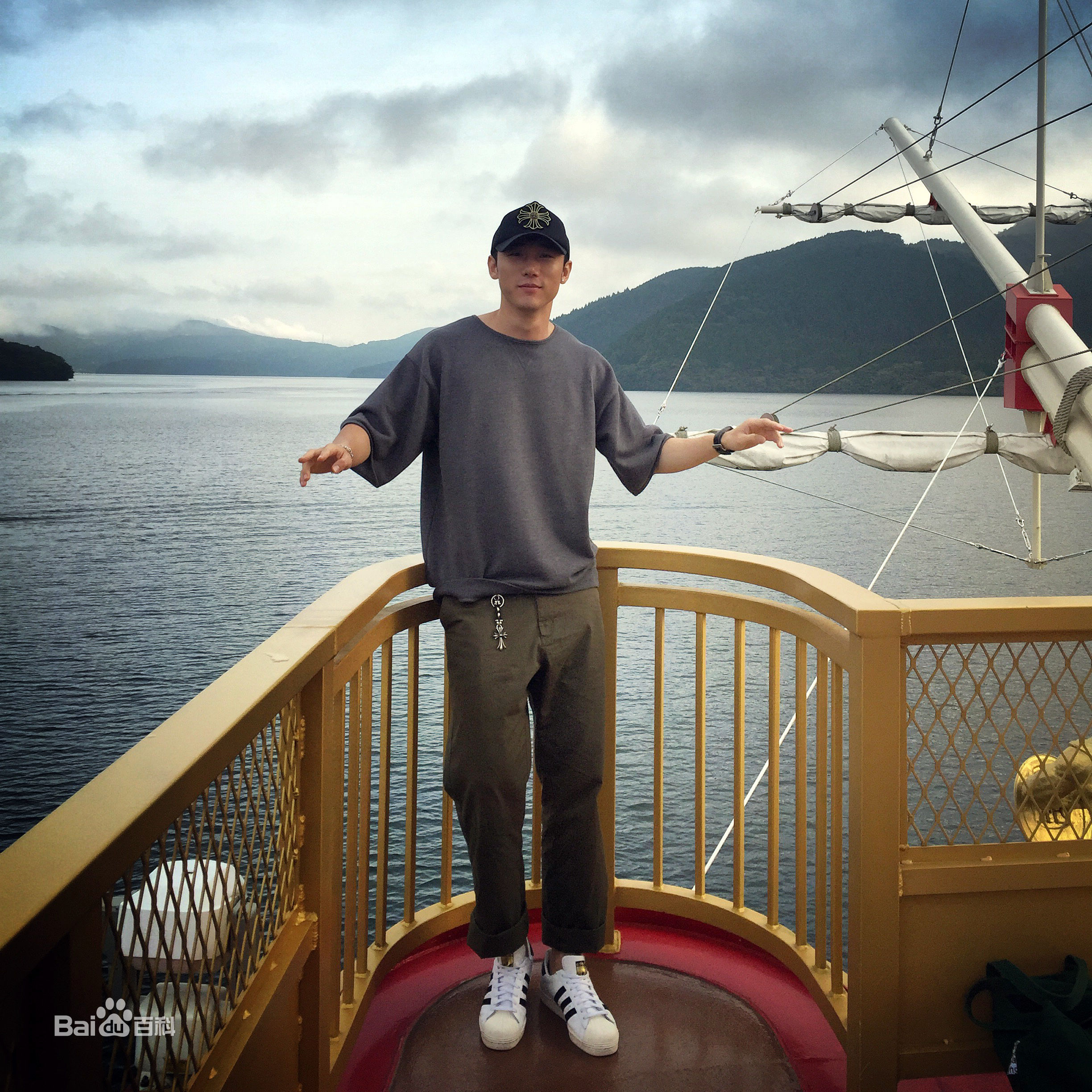 丁一(Dustin)生活照壁纸壁纸