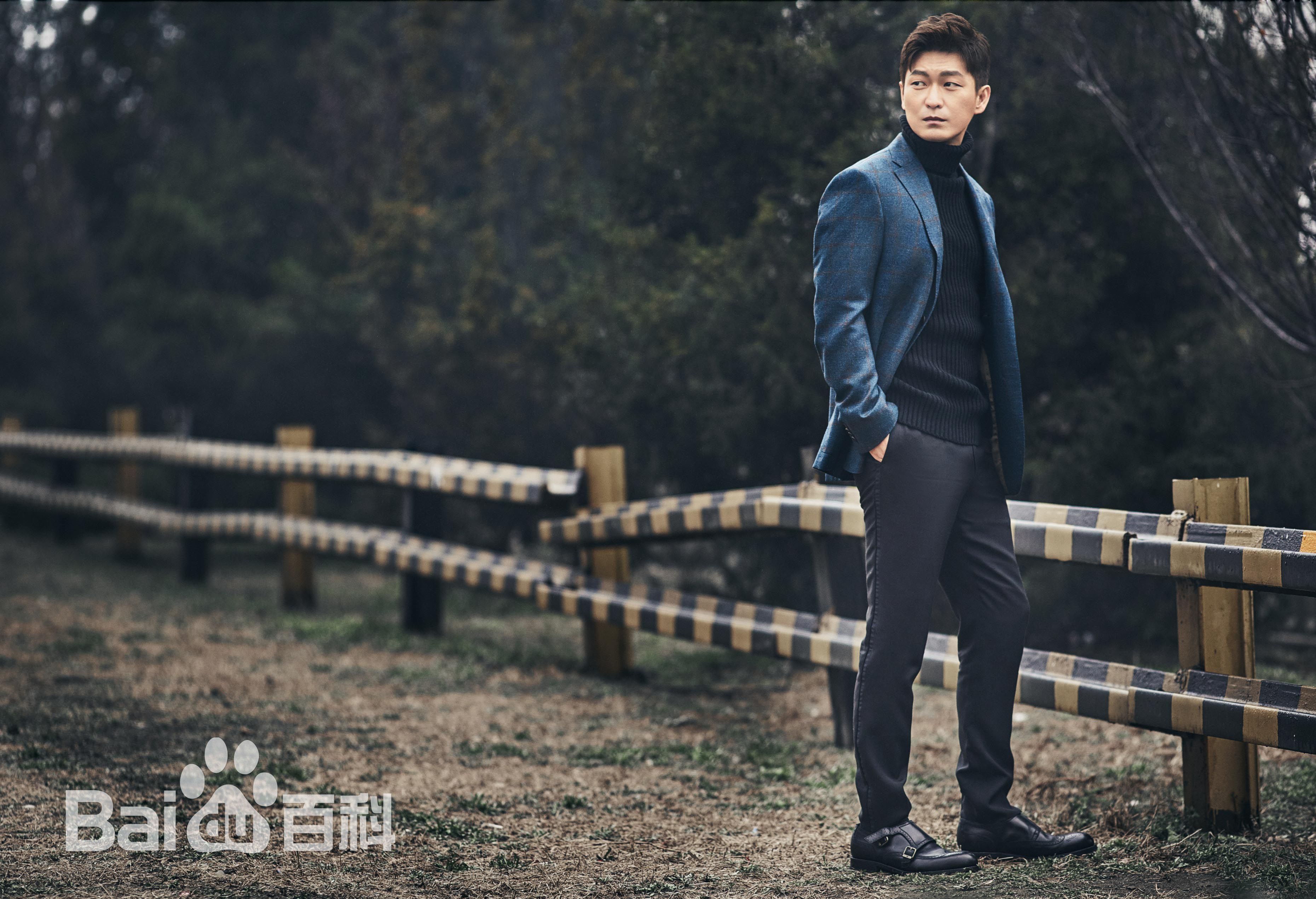 李泓良街拍图片图册