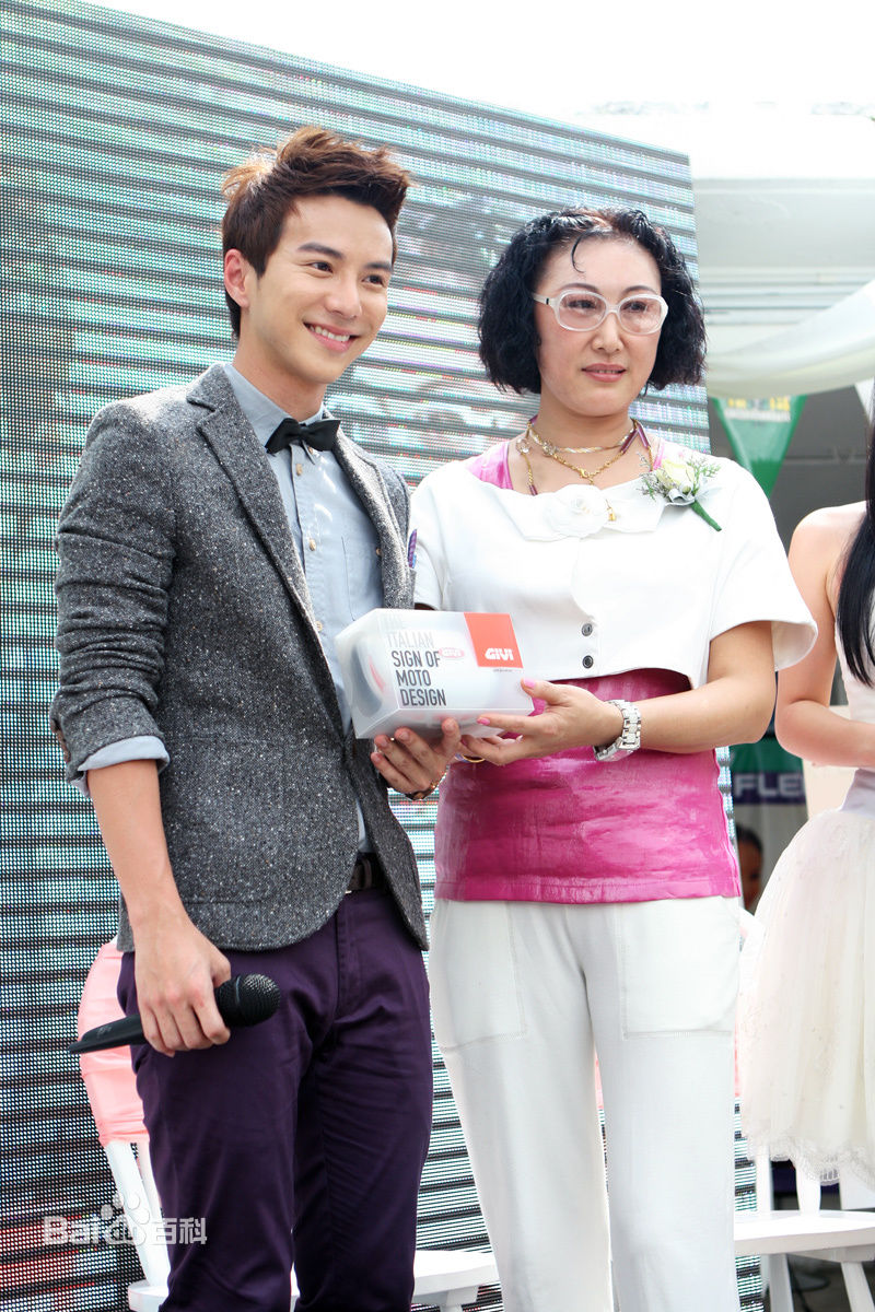 最全王冠逸(Lawrence Wong)精彩图册