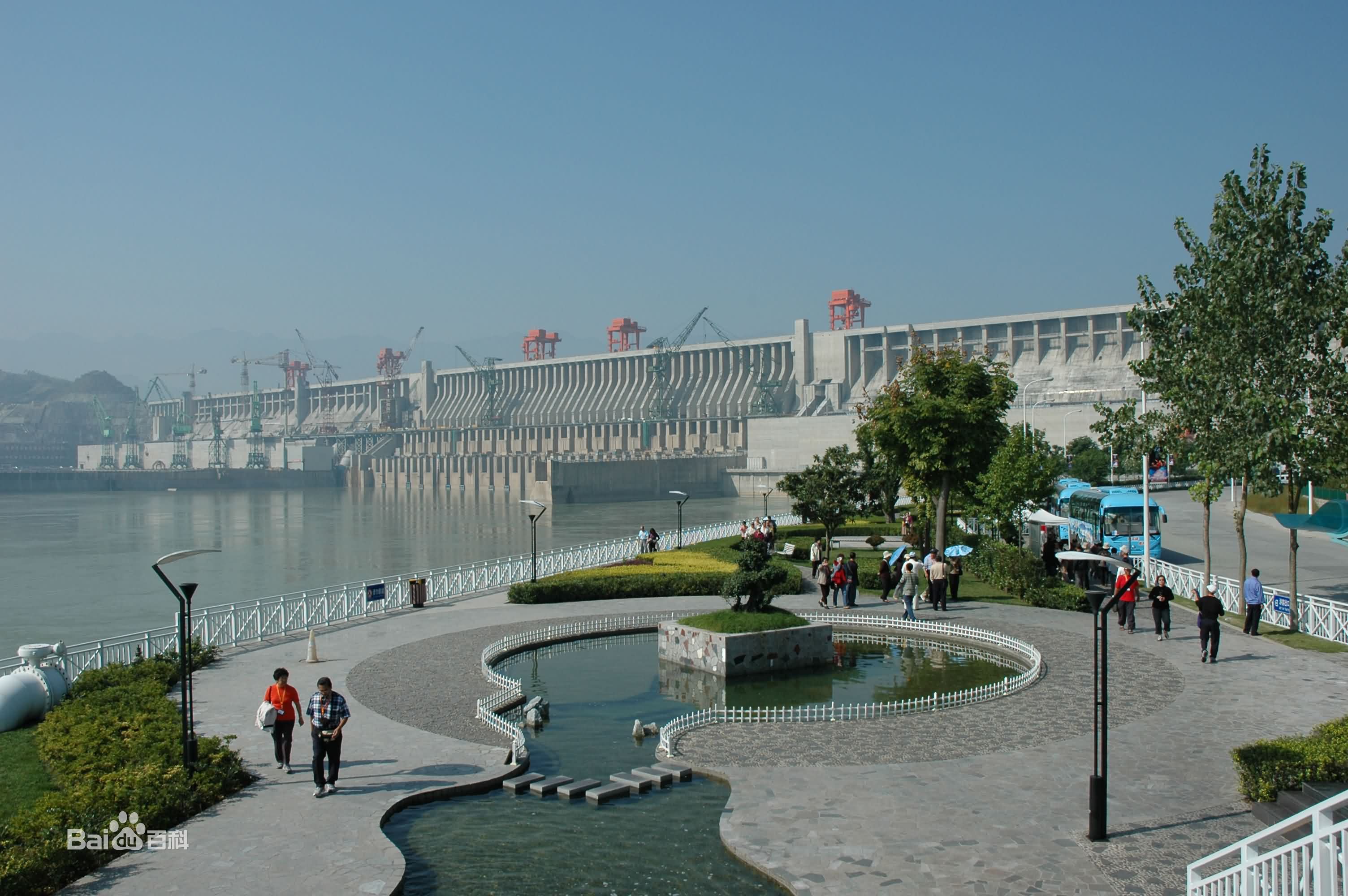 长江(the Changjiang River/the Yangtze River)前后照片