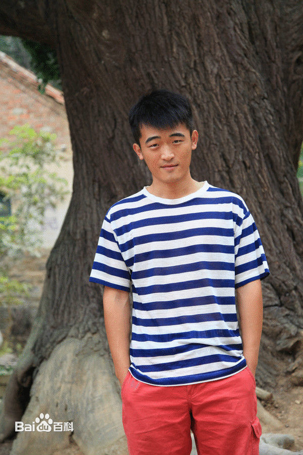 最新姜寒在《马向阳下乡记》中的壁纸