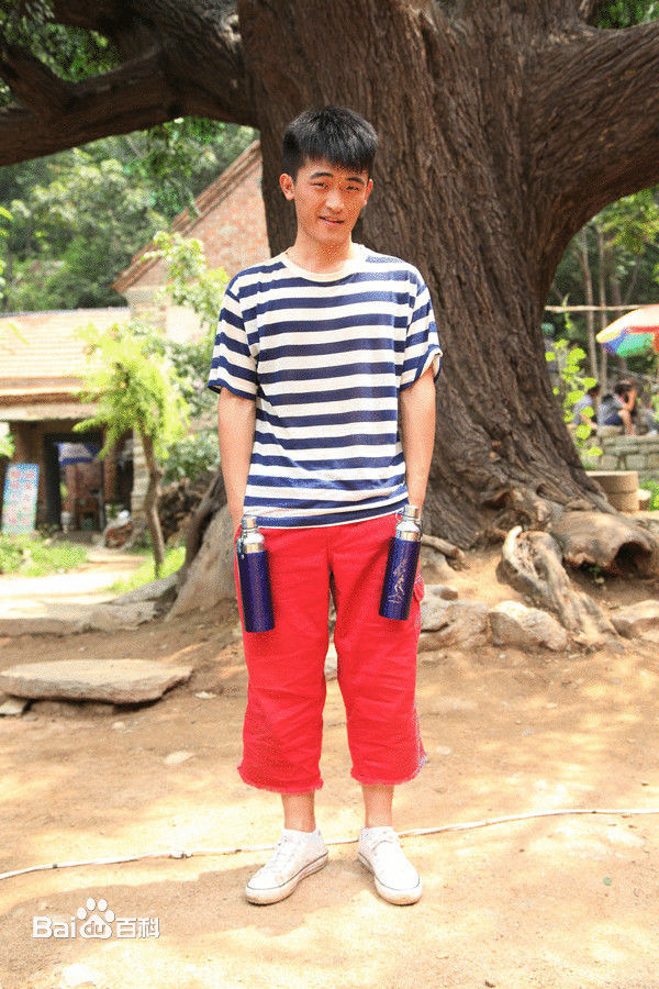 最新姜寒在《马向阳下乡记》中的壁纸