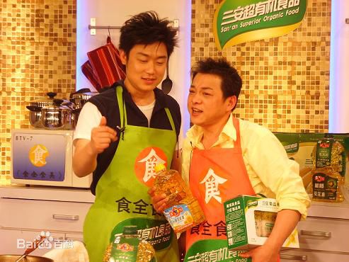 张春年拍戏生活照