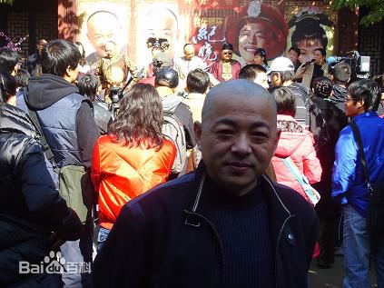 张春年拍戏生活照