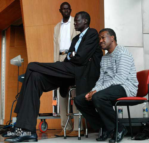 马努特·博尔(Manute Bol)生活中的马努特·波尔图片图集