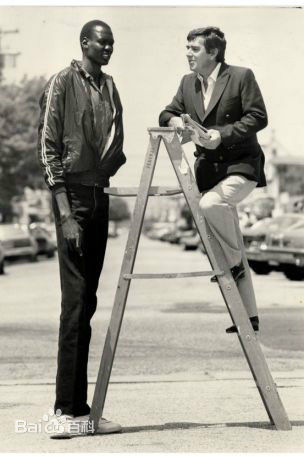 马努特·博尔(Manute Bol)生活中的马努特·波尔图片图集