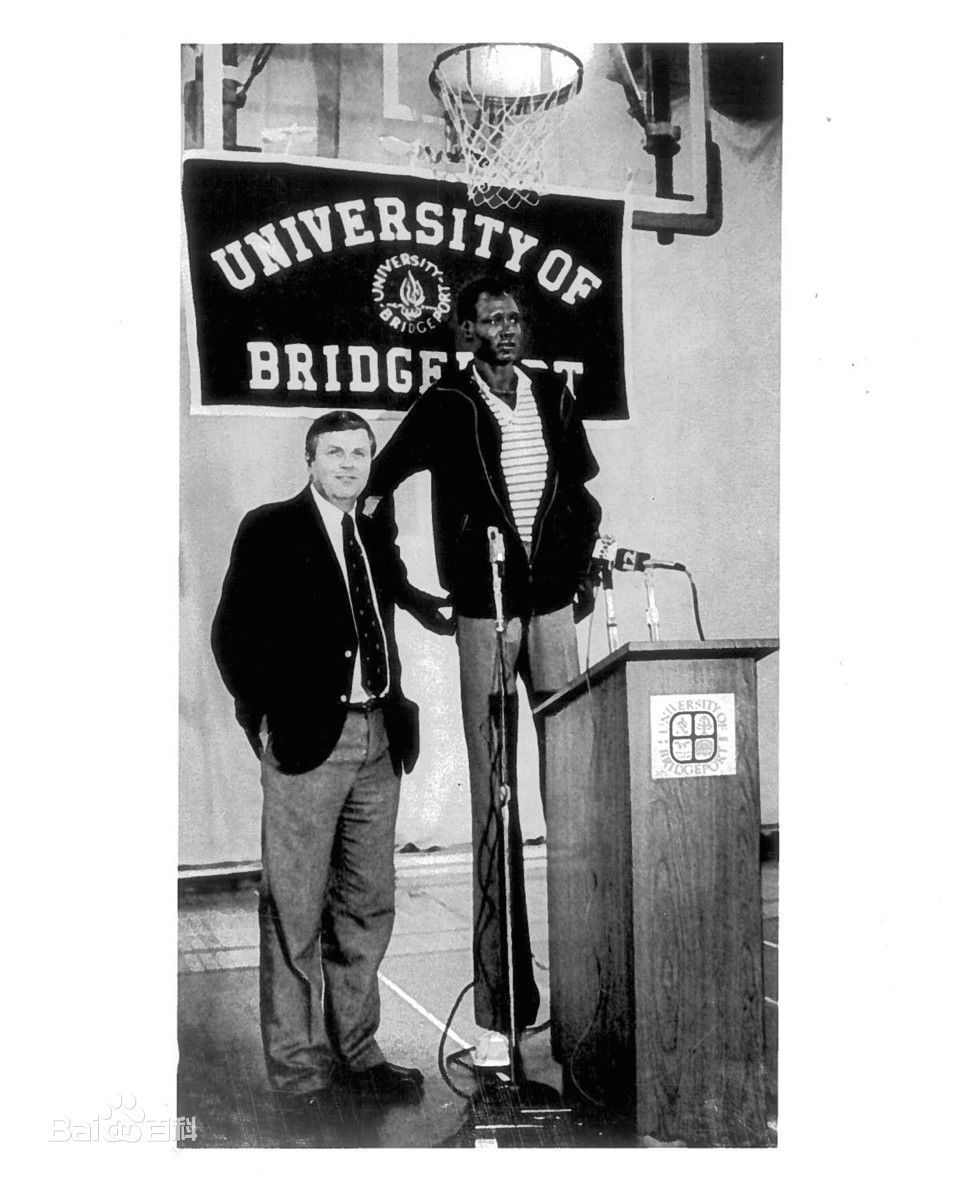 马努特·博尔(Manute Bol)生活中的马努特·波尔图片图集