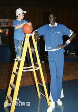 马努特·博尔(Manute Bol)生活中的马努特·波尔图片图集