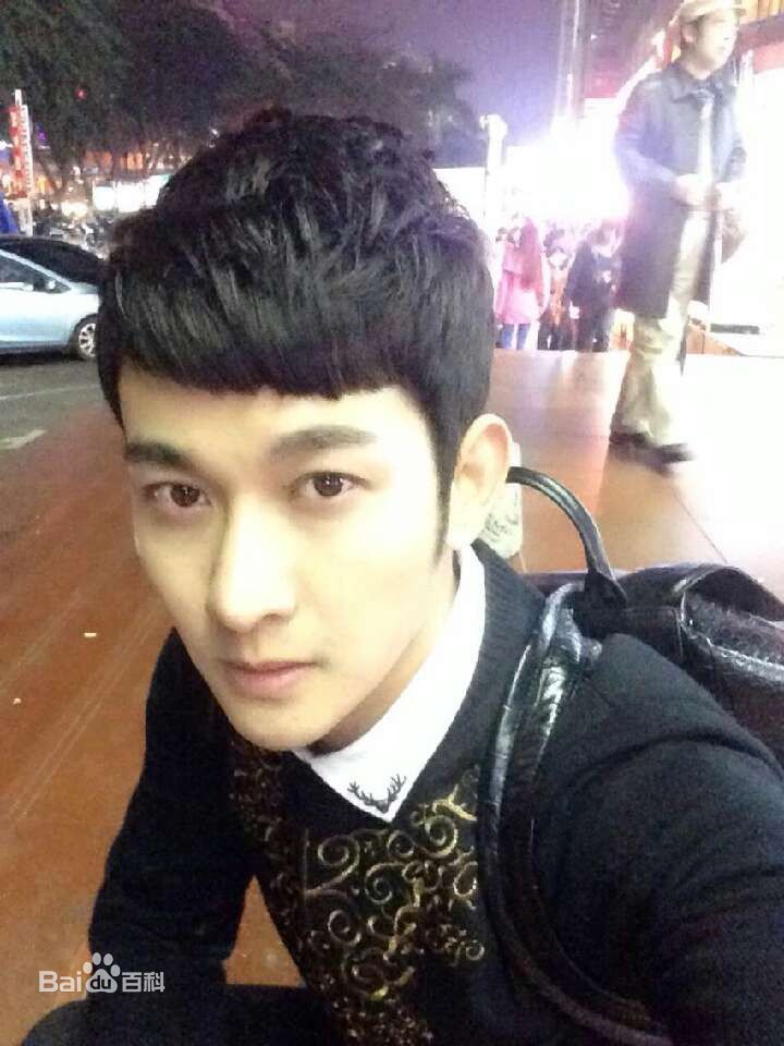 郭鑫(Frankie)生活帅图图片图集