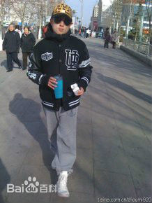 周觅(Zhou Mi)生活照图片图集