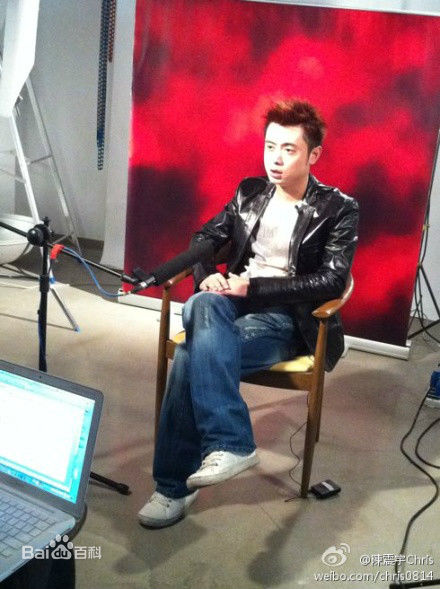 周觅(Zhou Mi)生活照图片图集